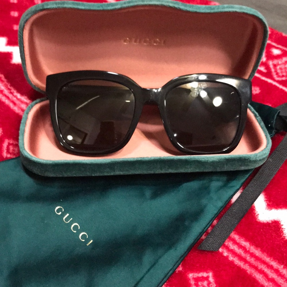 Authentic Gucci sunglasses😎